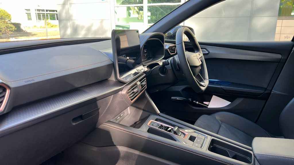 Cupra Leon Leon 1.5 Etsi 150 V2 Dsg KR76DVG Grey #2
