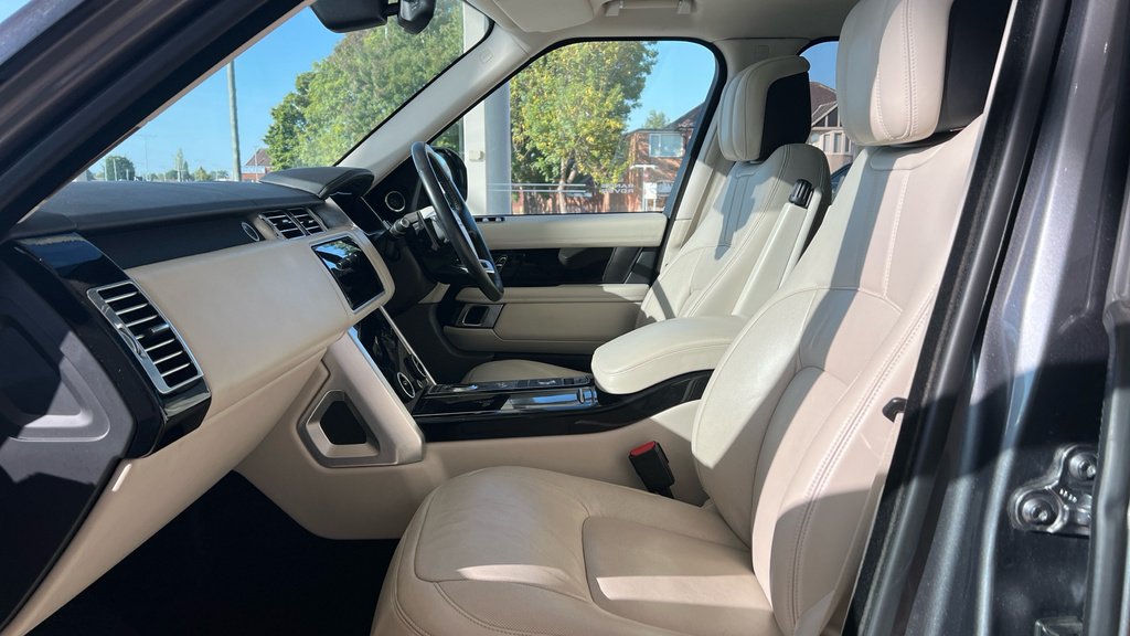 Land Rover Range Rover Range Rover 2.0 P400e Vogue Se Grey #3