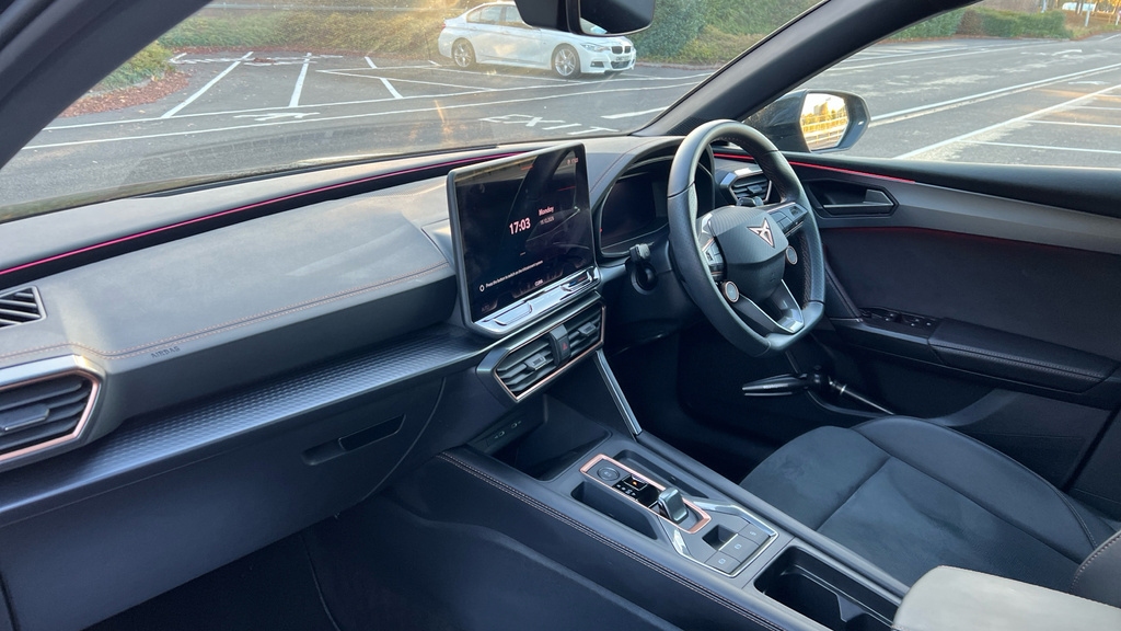 Cupra Leon Leon 1.5 Etsi 150 V2 Dsg Black #2
