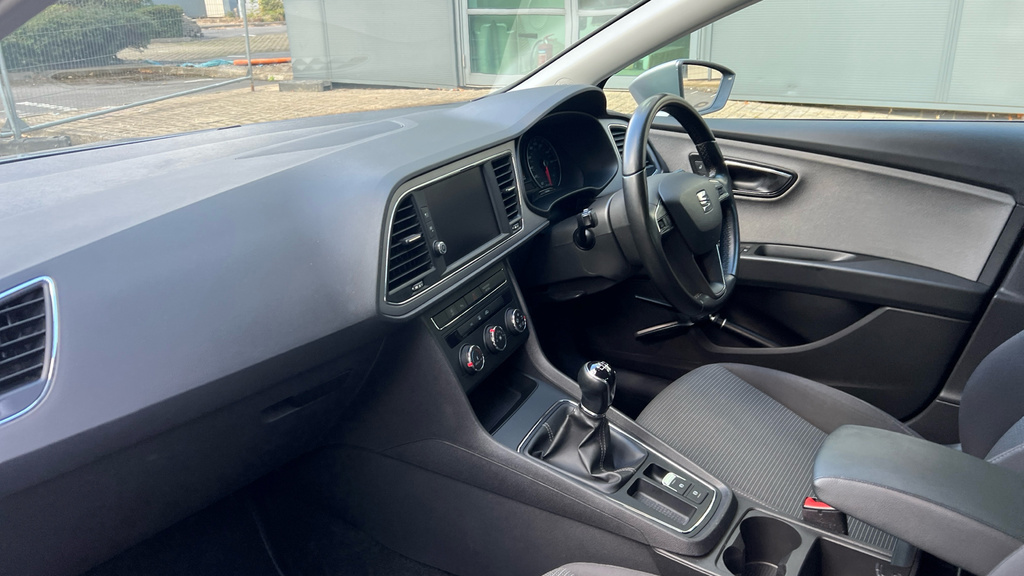 Seat Leon Leon 1.6 Tdi Se Dynamic Ez Silver #2