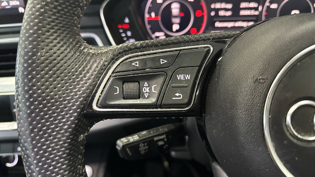 Audi A4 2.0 Tdi 40 Black Edition S White #25