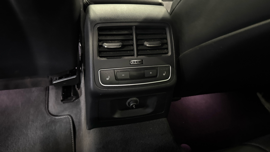 Audi A4 2.0 Tdi 40 Black Edition S White #35