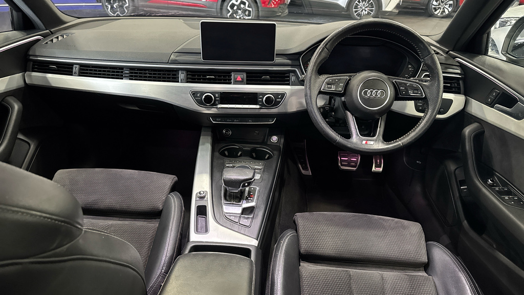Audi A4 2.0 Tdi 40 Black Edition S White #11
