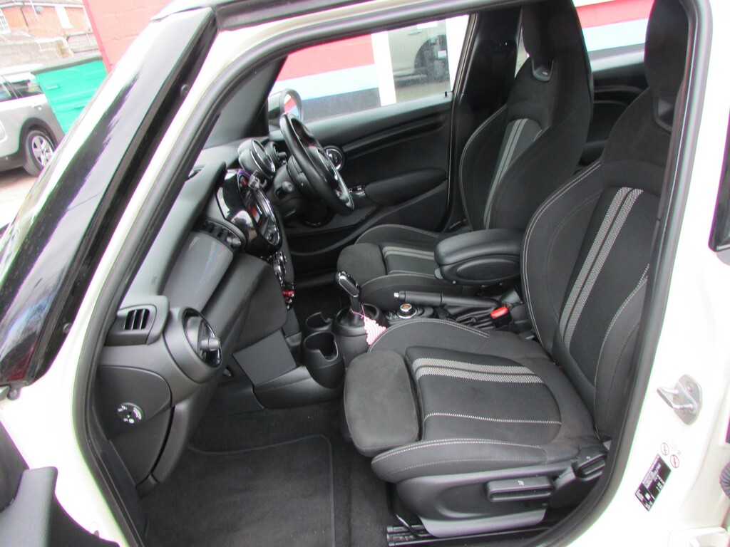 Mini Hatch 1.5 Cooper Sport Hatchback Steptronic E Brown #3