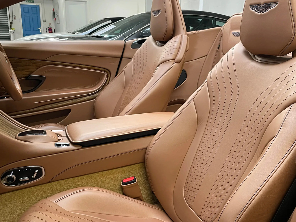 Aston Martin DB11 V8 Volante Touchtronic #11