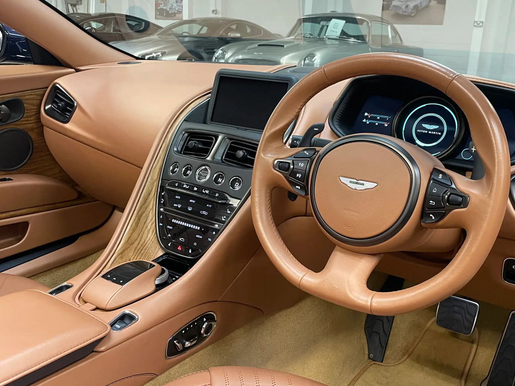 Aston Martin DB11 V8 Volante Touchtronic #10