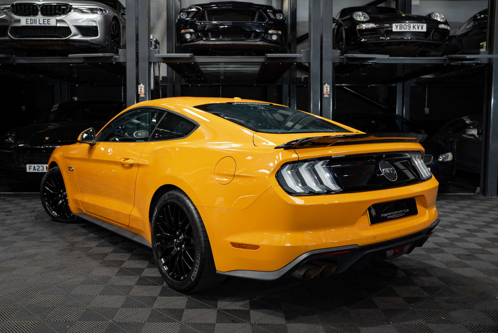 Ford Mustang Gt Auto Orange