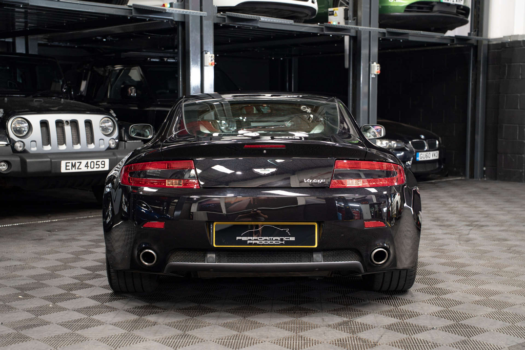 Aston Martin Vantage V8 Auto Black #6