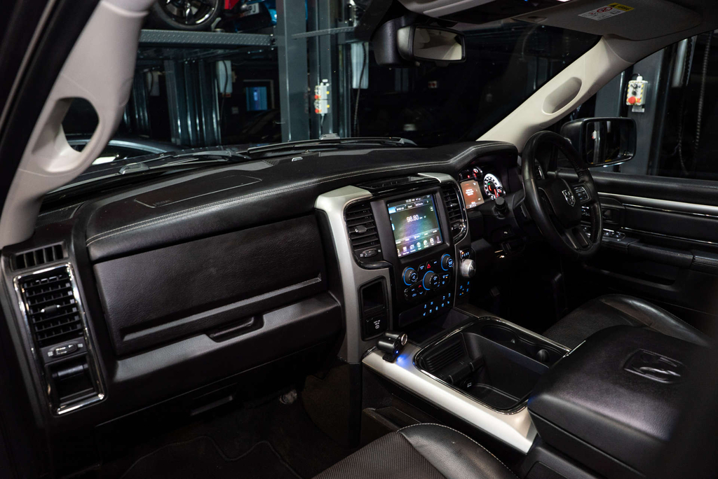 Dodge RAM V8 Hemi 1500 Sport Crew Cab 4X4  #4