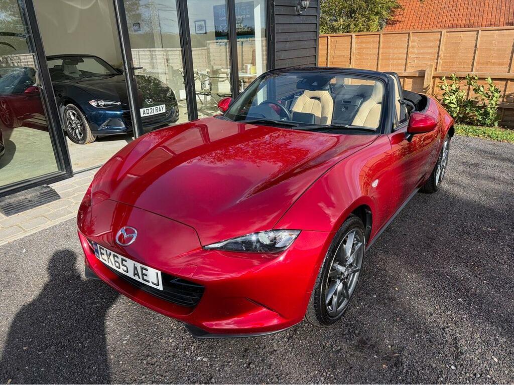 Mazda MX-5 Sport Nav Red