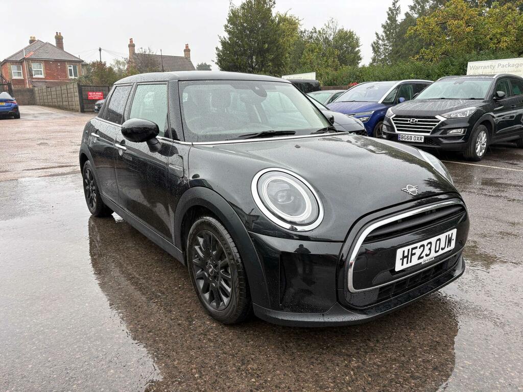 Mini Hatch Cooper Classic Black