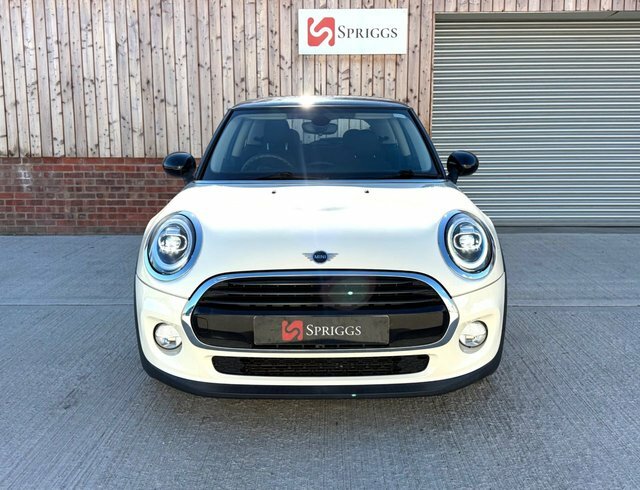 Mini Hatch 2019 1.5 Cooper Classic Hatchback Manua White #4