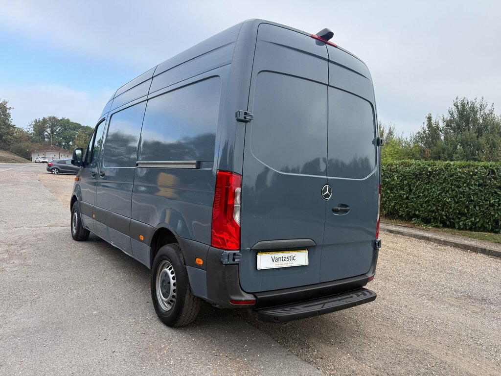 Mercedes-Benz E Class 55Kwh Progressive Panel Van Fwd Grey #2