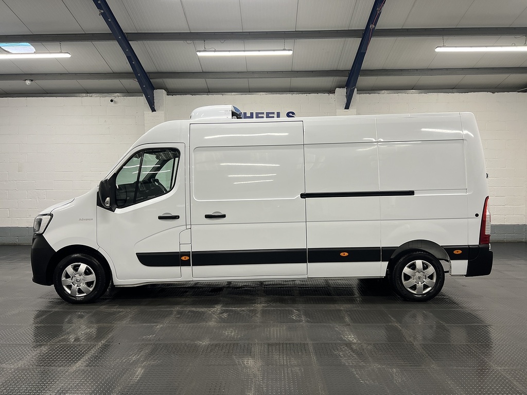 Renault Master 2.3 Dci 35 Advance Panel Van Fwd White #2