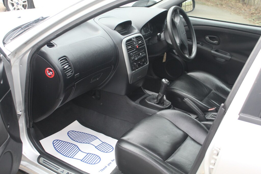 Mitsubishi Carisma 1.9 Td Elegance Silver #18