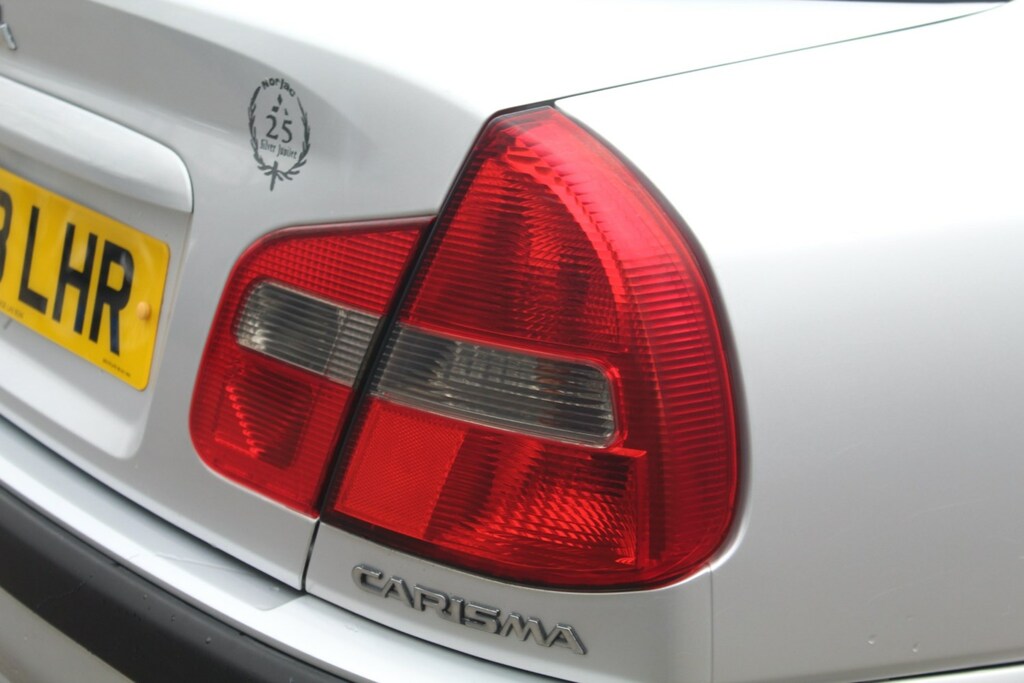 Mitsubishi Carisma 1.9 Td Elegance Silver #9