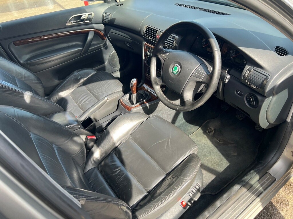 Skoda Superb Elegance V6 Tdi 4-Door Find Another Just 37K From Beige #21