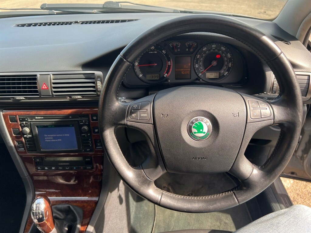 Skoda Superb Elegance V6 Tdi 4-Door Find Another Just 37K From Beige #23