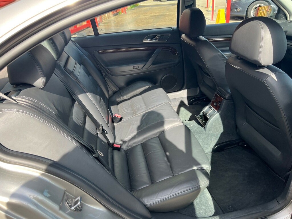 Skoda Superb Elegance V6 Tdi 4-Door Find Another Just 37K From Beige #15