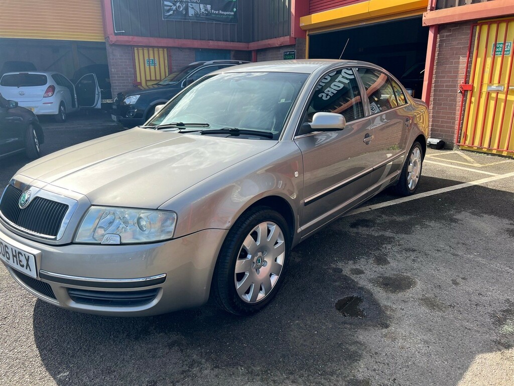 Skoda Superb Elegance V6 Tdi 4-Door Find Another Just 37K From Beige #8