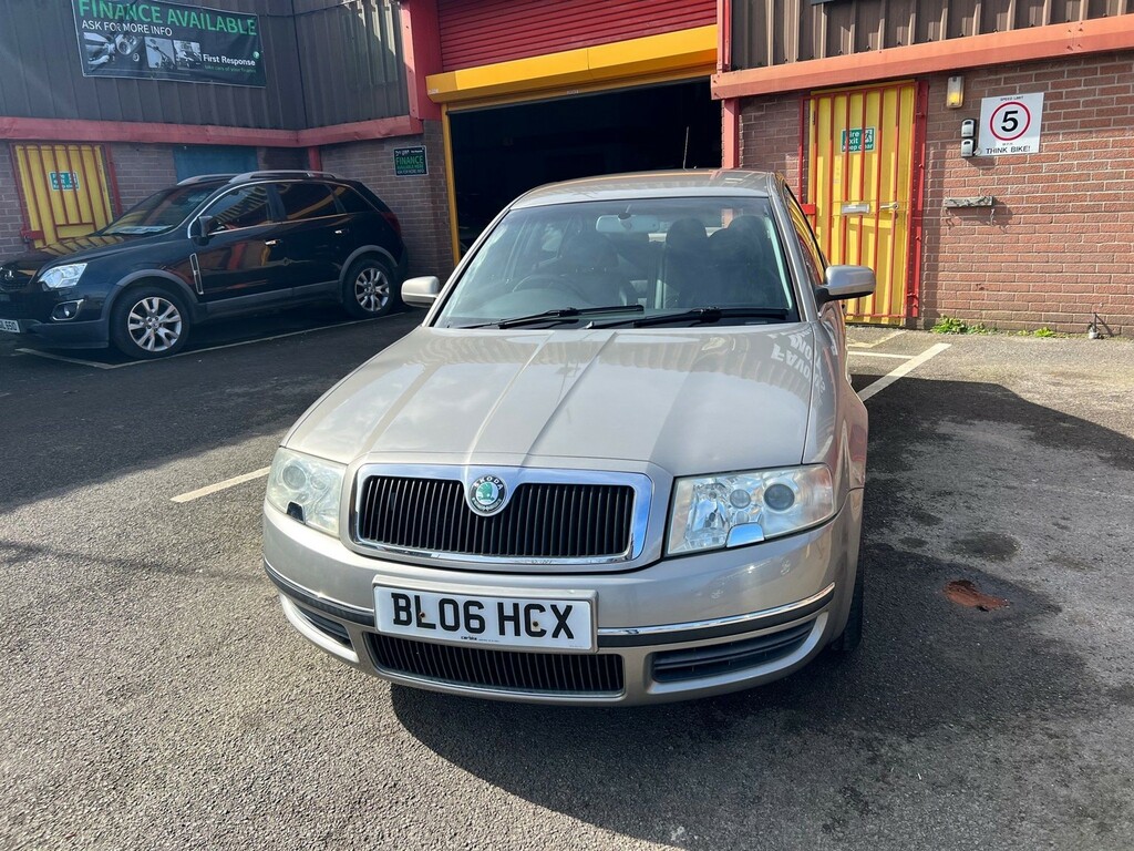 Skoda Superb Elegance V6 Tdi 4-Door Find Another Just 37K From Beige #9