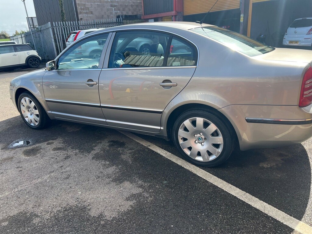 Skoda Superb Elegance V6 Tdi 4-Door Find Another Just 37K From Beige #7