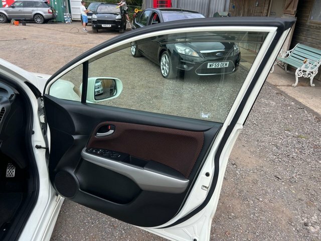 Honda Stream Rsz 2.0I White #25