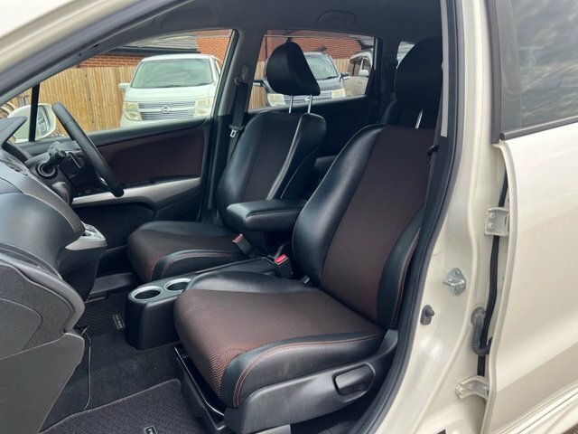 Honda Stream Rsz 2.0I White #39