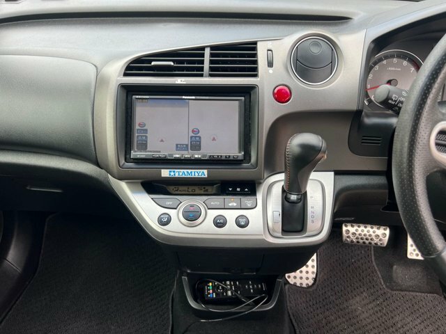 Honda Stream Rsz 2.0I White #33