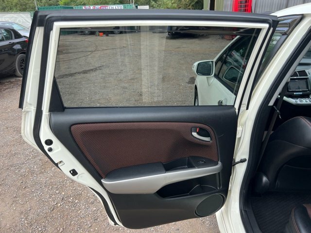 Honda Stream Rsz 2.0I White #35