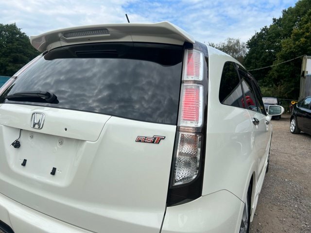 Honda Stream Rsz 2.0I White #46