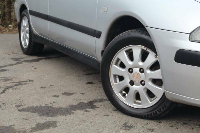 Mitsubishi Carisma 1.9 Td Elegance Silver #32