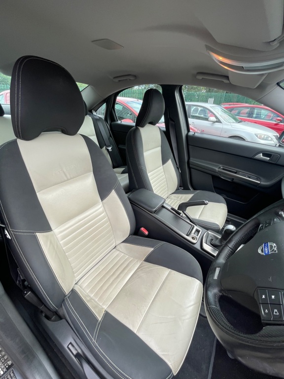 Volvo V40 1.6 D2 Se Euro 5 S S White #6