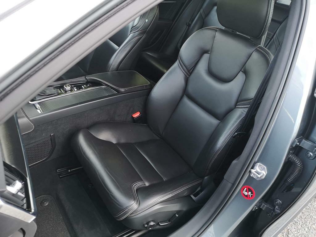 Volvo V90 Cross Country 2L Null Black #38