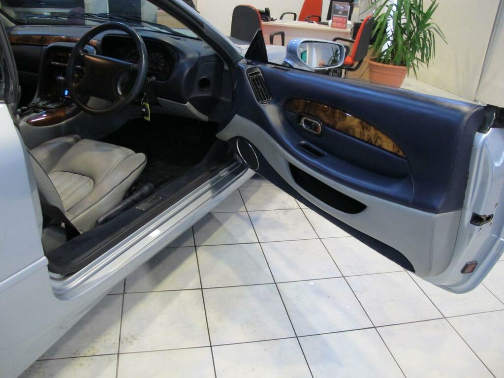 Aston Martin DB7 3.2 Red #26