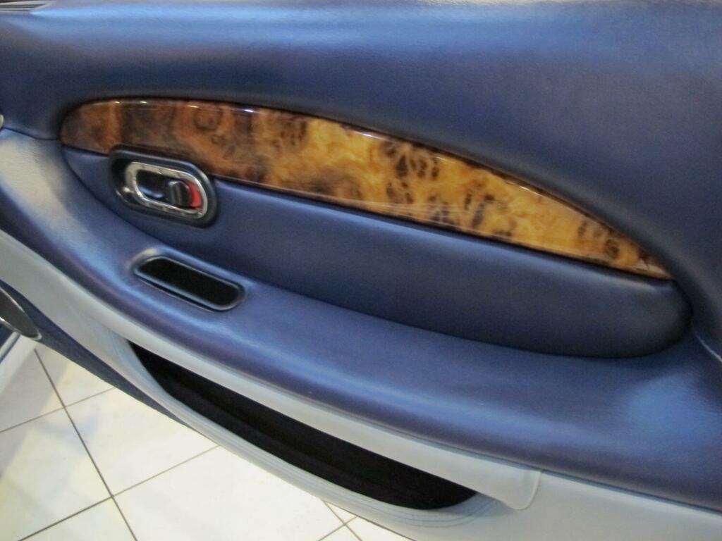 Aston Martin DB7 3.2 Red #33
