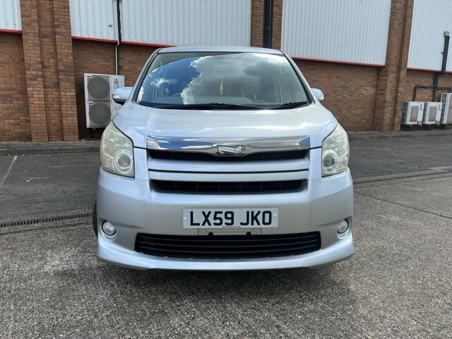 Toyota Noah Petrol Silver #2