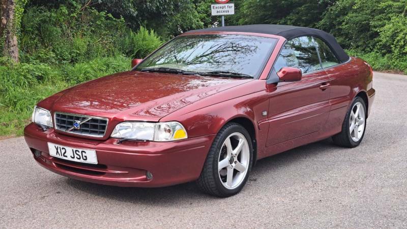Volvo C70 2.0 D4 Se Black #1