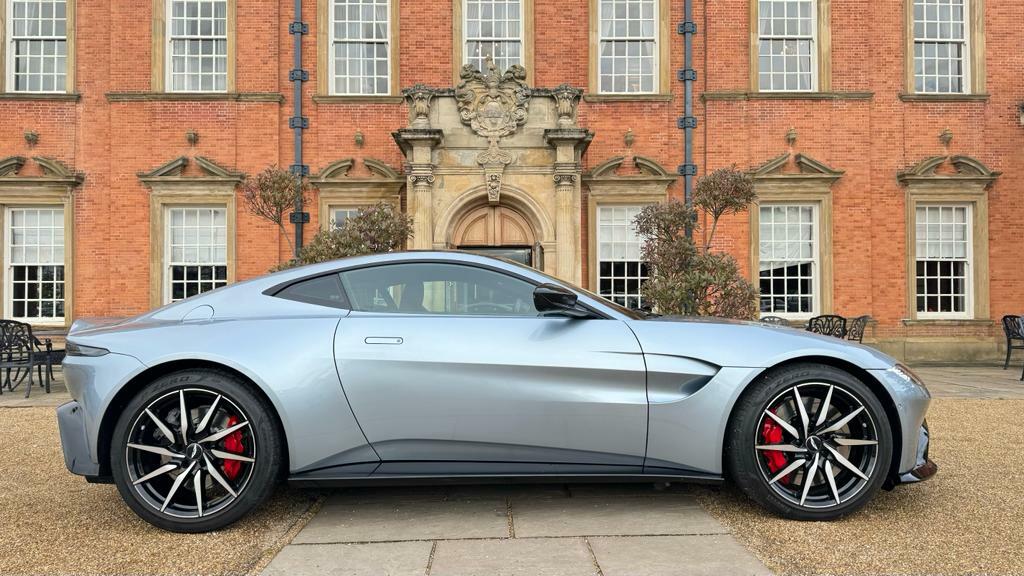 Aston Martin Vantage Petrol #2