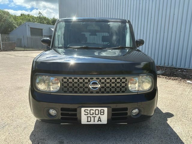 Nissan Cube Hatchback White #2