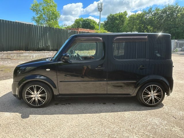 Nissan Cube Hatchback White #7