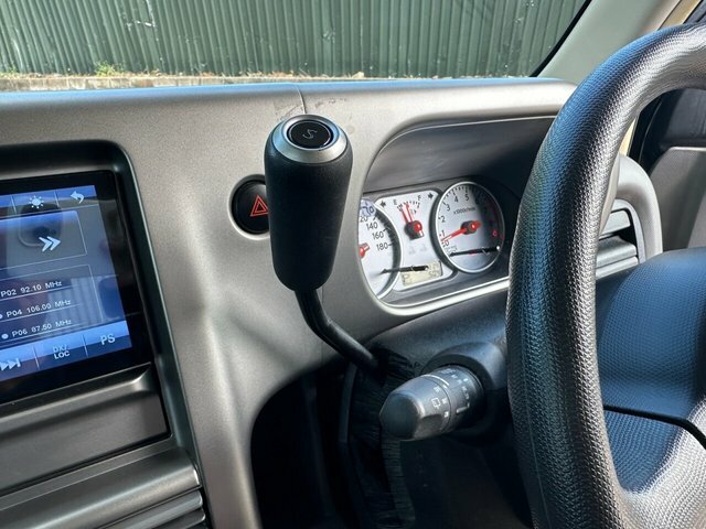 Nissan Cube Hatchback White #25