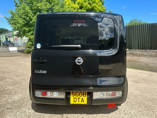 Nissan Cube Hatchback White #11