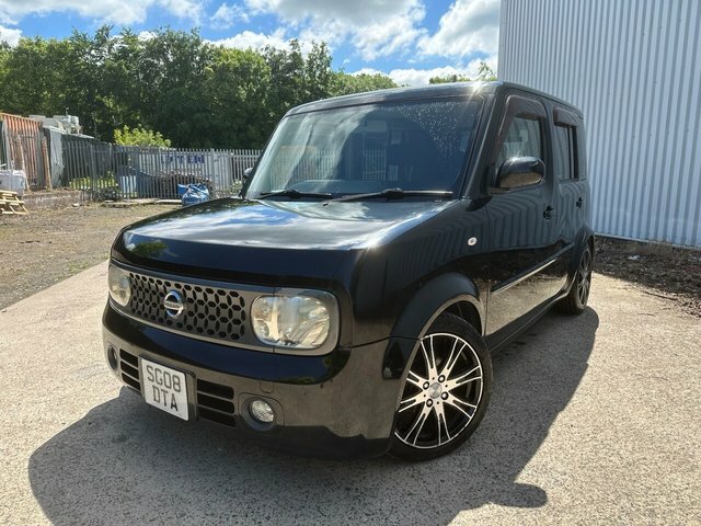 Nissan Cube Hatchback White #4