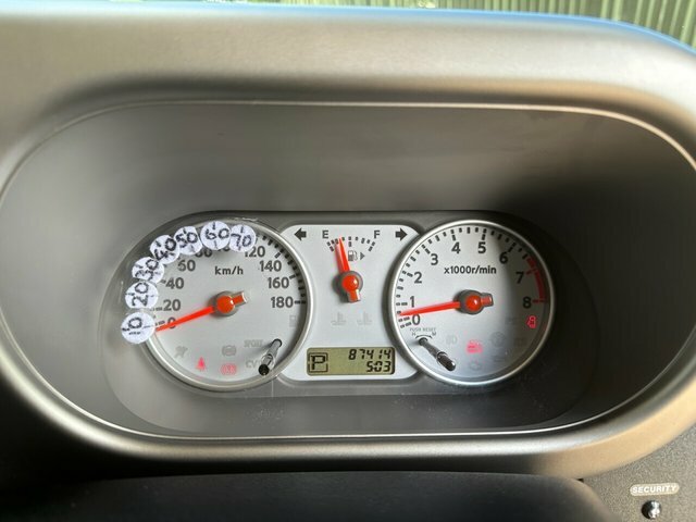 Nissan Cube Hatchback White #19