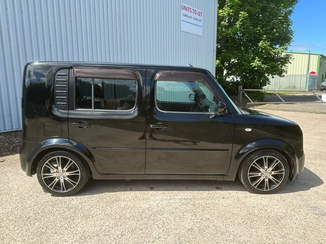 Nissan Cube Hatchback White #8