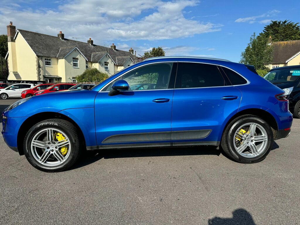 Porsche Macan Sri Red #31