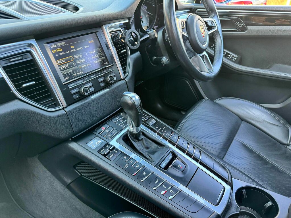 Porsche Macan Sri Red #11
