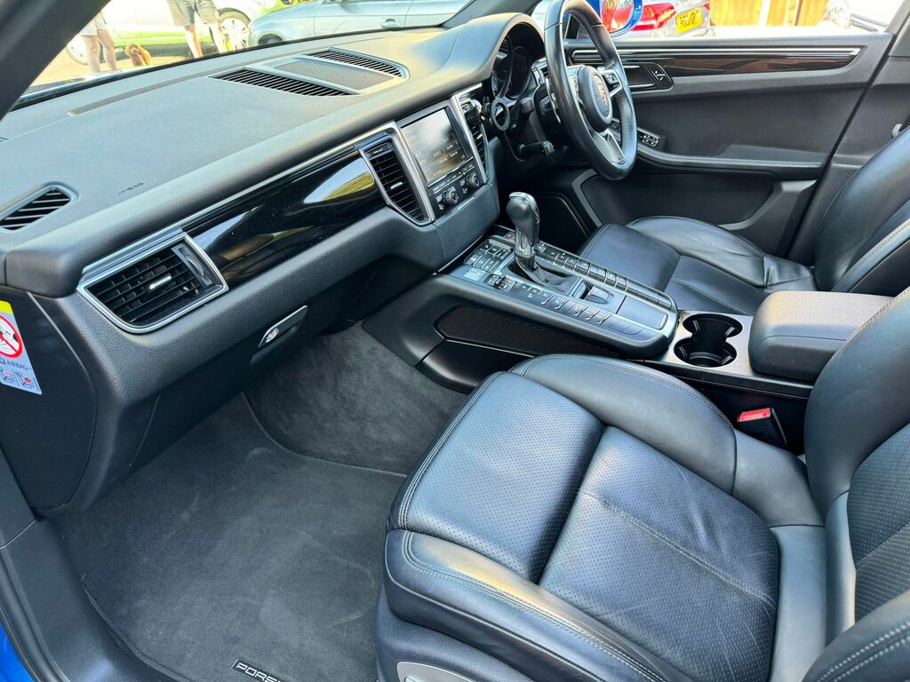 Porsche Macan Sri Red #24