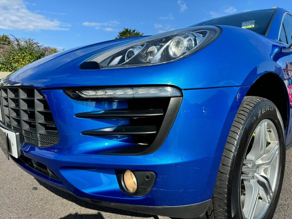 Porsche Macan Sri Red #2